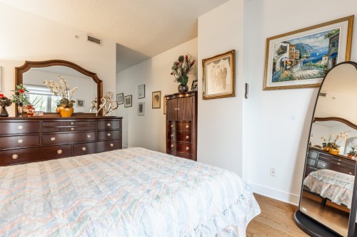 Master Bedroom - 304-7755 Boul. St-Martin O., Laval (Sainte-Dorothée), QC - Indoor Photo Showing Bedroom