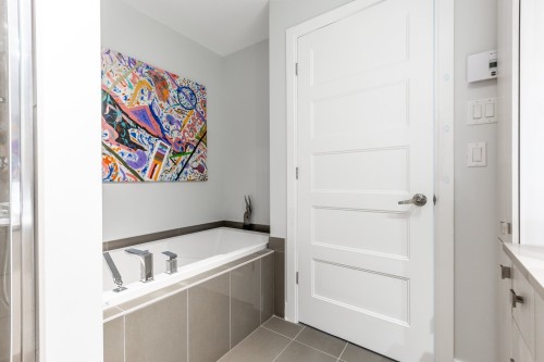 Master Bathroom - 304-7755 Boul. St-Martin O., Laval (Sainte-Dorothée), QC - Indoor Photo Showing Other Room