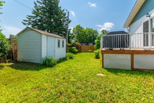 Courtyard - 202 Rue Des Pins, Prévost, QC 