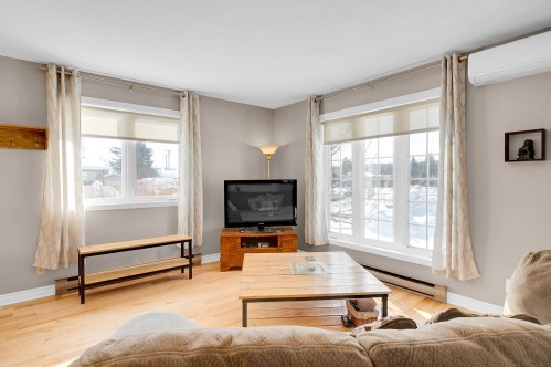 Living Room - 202 Rue Des Pins, Prévost, QC 