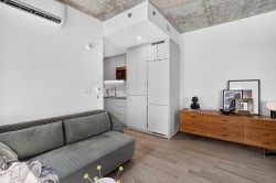 Salon - 