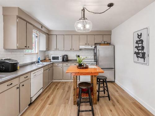 565 Plympton Street, Plympton-Wyoming, ON 