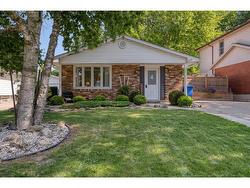 565 PLYMPTON Street Plympton-Wyoming, ON N0N 1T0