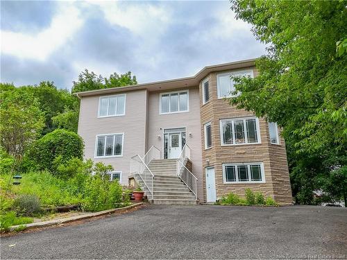 15 Gervais Crt, Fredericton, NB 