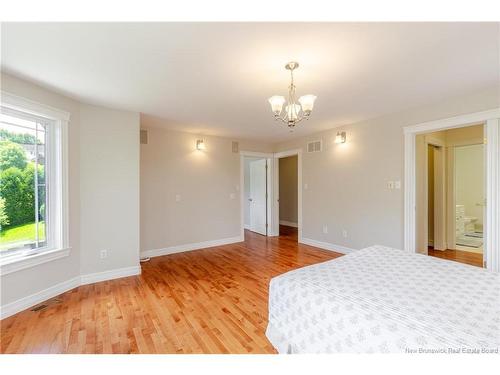 15 Gervais Crt, Fredericton, NB 