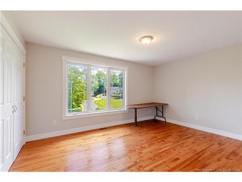 15 Gervais Crt, Fredericton, NB 