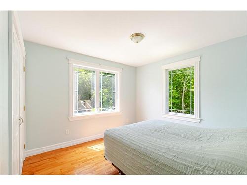 15 Gervais Crt, Fredericton, NB 