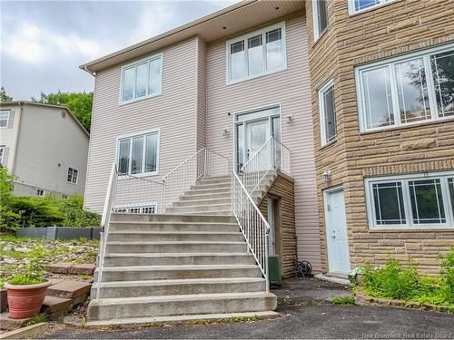 15 Gervais Crt, Fredericton, NB 