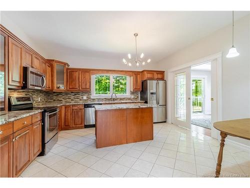 15 Gervais Crt, Fredericton, NB 
