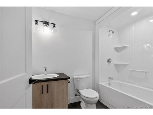 16 Cedric Crt, Dieppe, NB 