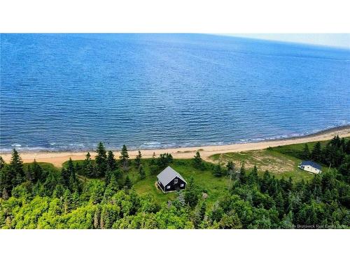 430 Chem. Des Chalets, Maisonnette, NB 