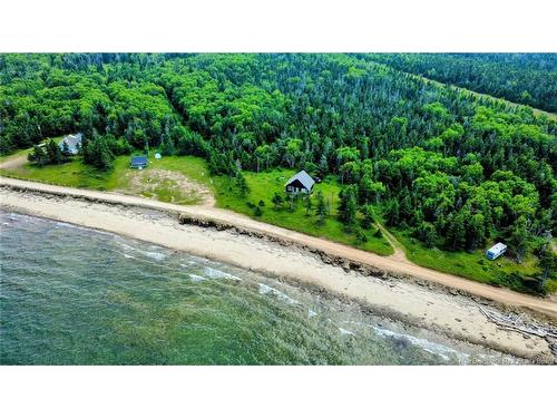 430 Chem. Des Chalets, Maisonnette, NB 