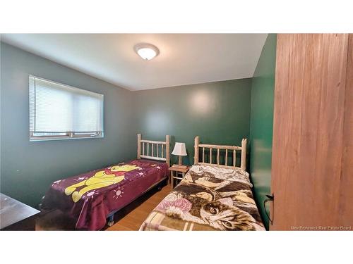 430 Chem. Des Chalets, Maisonnette, NB 
