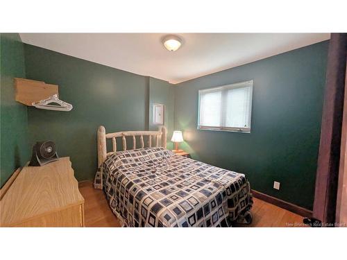 430 Chem. Des Chalets, Maisonnette, NB 