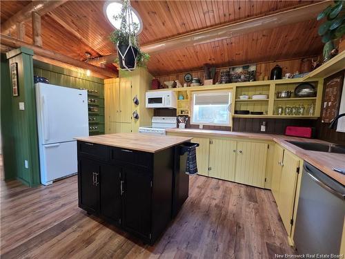 1546 Route 385, Oxbow, NB 