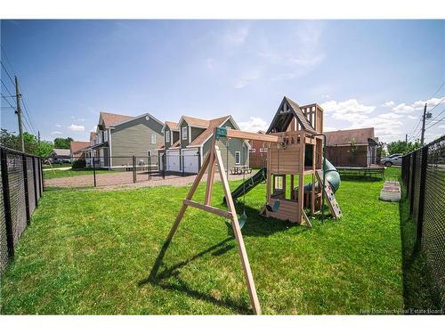 10 Emma Crt, Fredericton, NB 