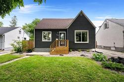 247 Linden AVE  Winnipeg, MB R2K 0N2