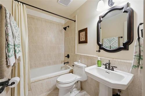 2 Manbrough Pl, Winnipeg, MB 