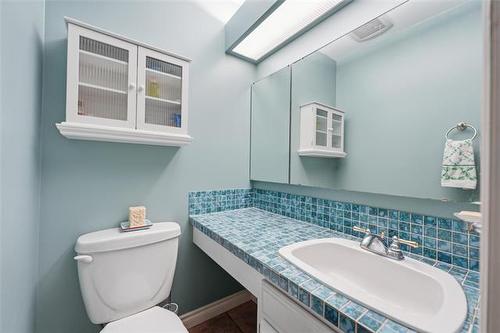 2 Manbrough Pl, Winnipeg, MB 