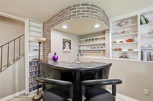 2 Manbrough Pl, Winnipeg, MB 
