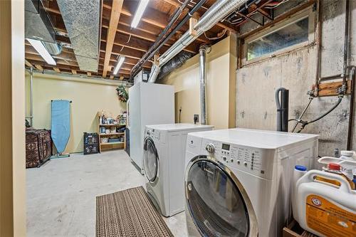 2 Manbrough Pl, Winnipeg, MB 