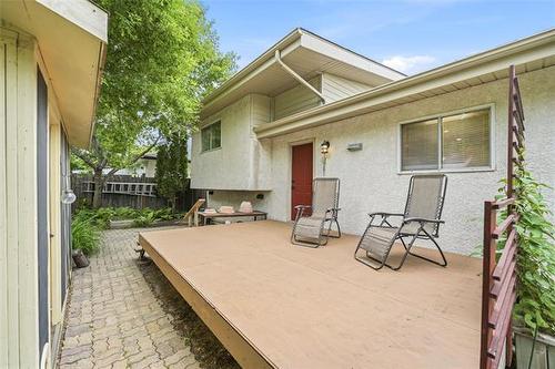 2 Manbrough Pl, Winnipeg, MB 