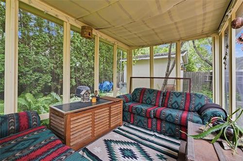 2 Manbrough Pl, Winnipeg, MB 