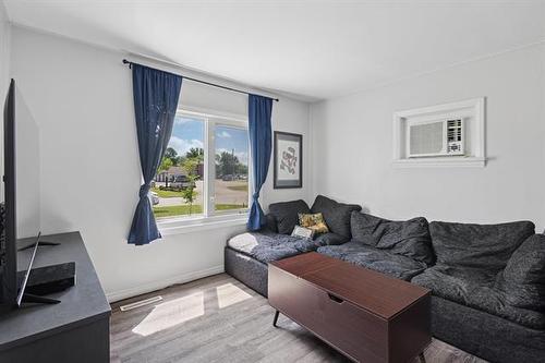251 Ottawa Ave, Morris, MB 
