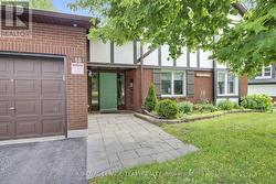 B - 10 STONEHILL COURT  Ottawa, ON K2M 1E5
