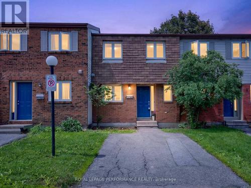 16 - 1304 ALNESS COURT  Ottawa, ON K1B 5H2