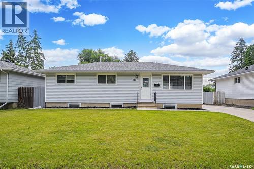 322 Witney AVENUE N  Saskatoon, SK S7L 3M5