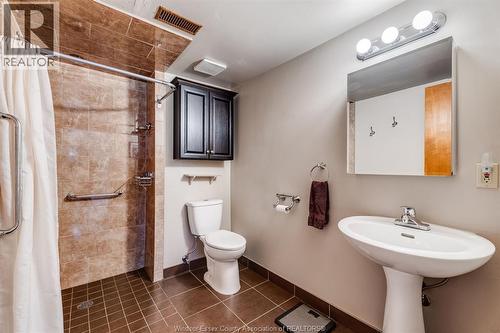 8418 Kingston, Windsor, ON 