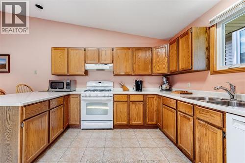8418 Kingston, Windsor, ON 