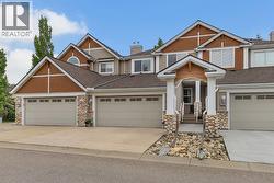 6 Discovery Heights SW  Calgary, AB T3H 4Y6