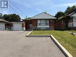 2979 WESTON ROAD Toronto, ON M9M 2T1