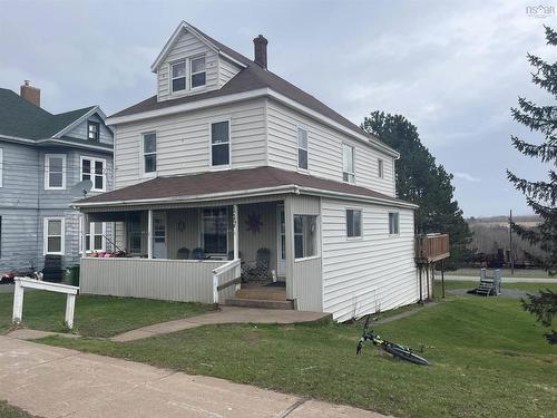 147 MacKay Street  Stellarton, NS B0K 1S0
