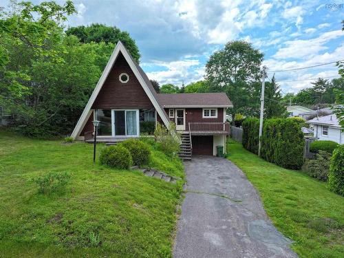 136 Empire Street  Bridgewater, NS B4V 2M1