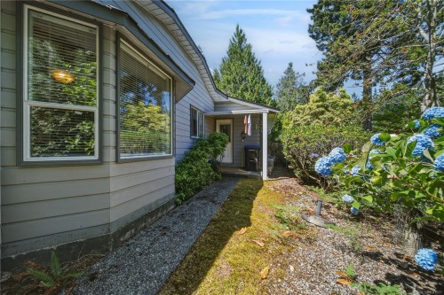 476 Qualicum Rd, Qualicum Beach, BC 