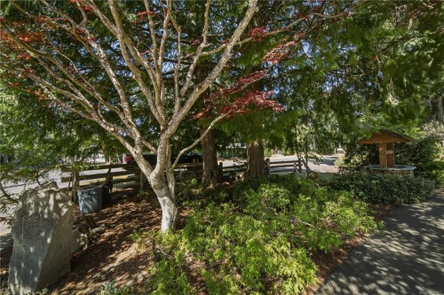 476 Qualicum Rd, Qualicum Beach, BC 