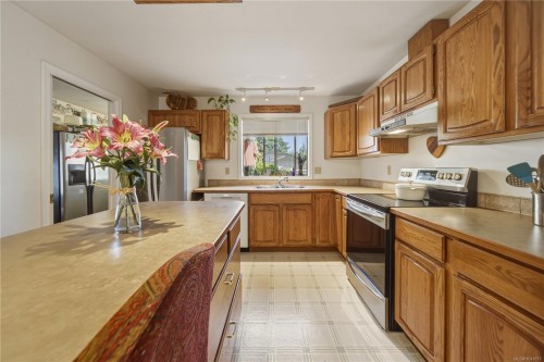 476 Qualicum Rd, Qualicum Beach, BC 