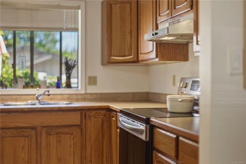 476 Qualicum Rd, Qualicum Beach, BC 