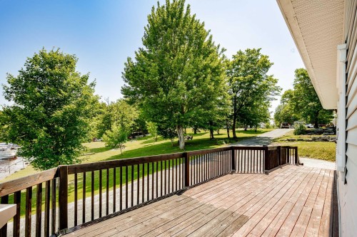 Terrasse - 353 Ch. St-Pierre, Saint-Claude, QC 