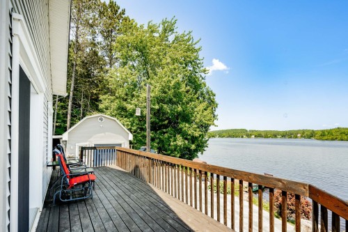 Terrasse - 353 Ch. St-Pierre, Saint-Claude, QC 