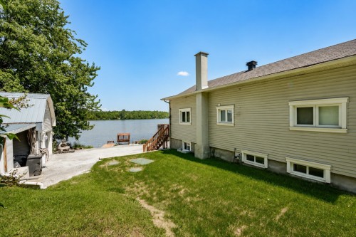 Bord de l'eau - 353 Ch. St-Pierre, Saint-Claude, QC 