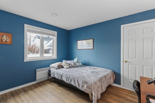 Chambre à coucher - 305 Rue De La Providence, Sainte-Catherine, QC - Indoor Photo Showing Bedroom