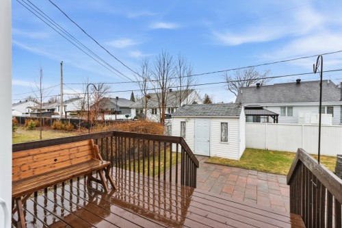 Cour - 305 Rue De La Providence, Sainte-Catherine, QC - Outdoor With Deck Patio Veranda