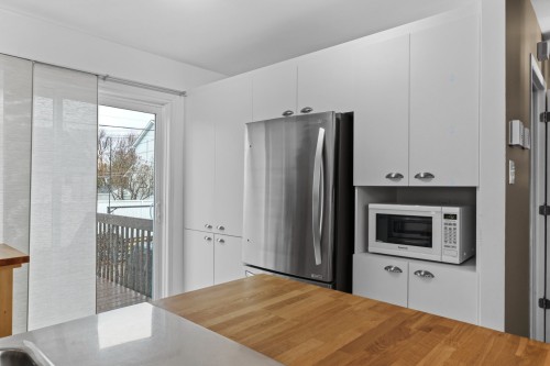 Cuisine - 305 Rue De La Providence, Sainte-Catherine, QC - Indoor Photo Showing Kitchen