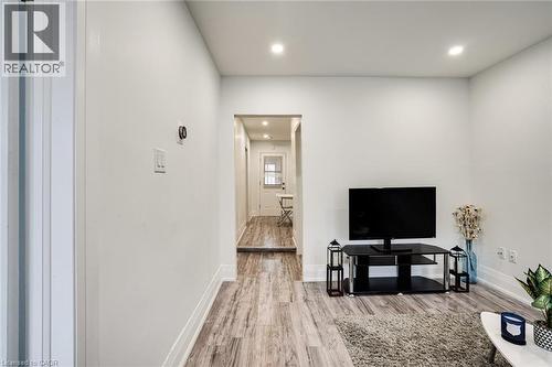 24 Vansitmart Avenue, Hamilton, ON 