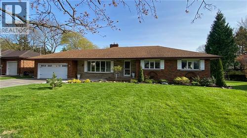 All brick bungalow! - 16 Daleview Crescent, Fonthill, ON 