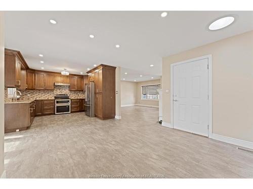 18 Elizabeth Crescent, Leamington, ON 